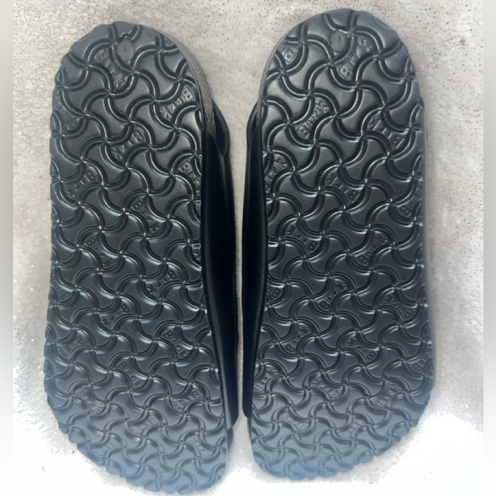 Birkenstock Kid’s Milano Essentials Sandals | Black | - Picture 6 of 6